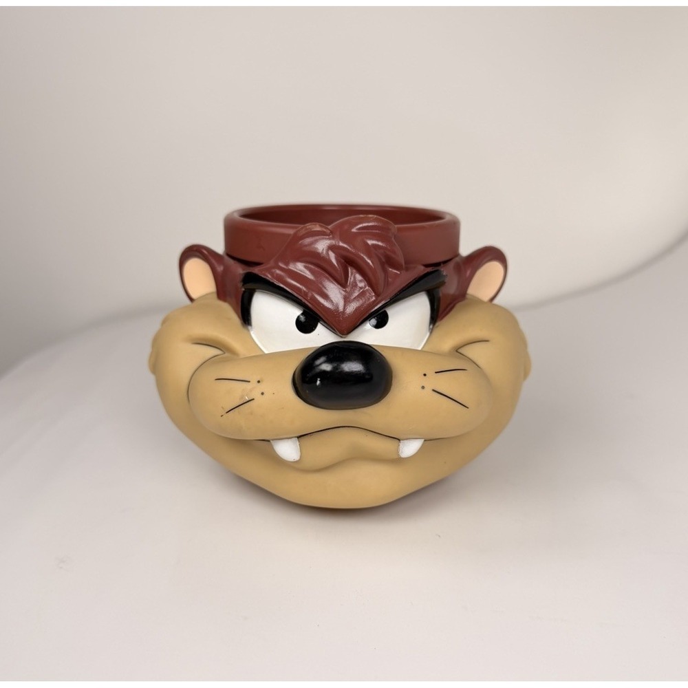 Vintage 1992 Taz Tasmanian Devil Plastic Mug 3-D Warner Bros Looney Tunes‎